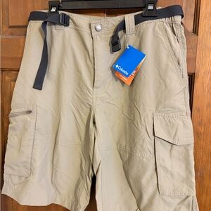 COLUMBIA Omni-Shade Nylon Belted Khaki Tan Cargo Shorts Men’s Size 36